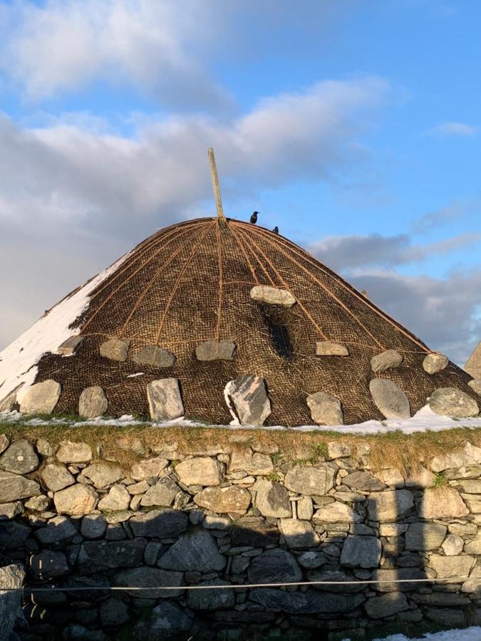 Brenarth Taigh Lägenhet Barvas Exteriör bild